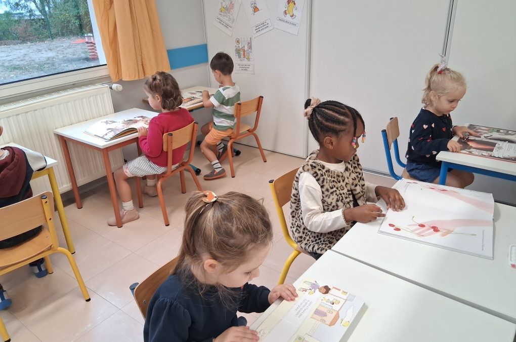 Ensemble chacun son livre